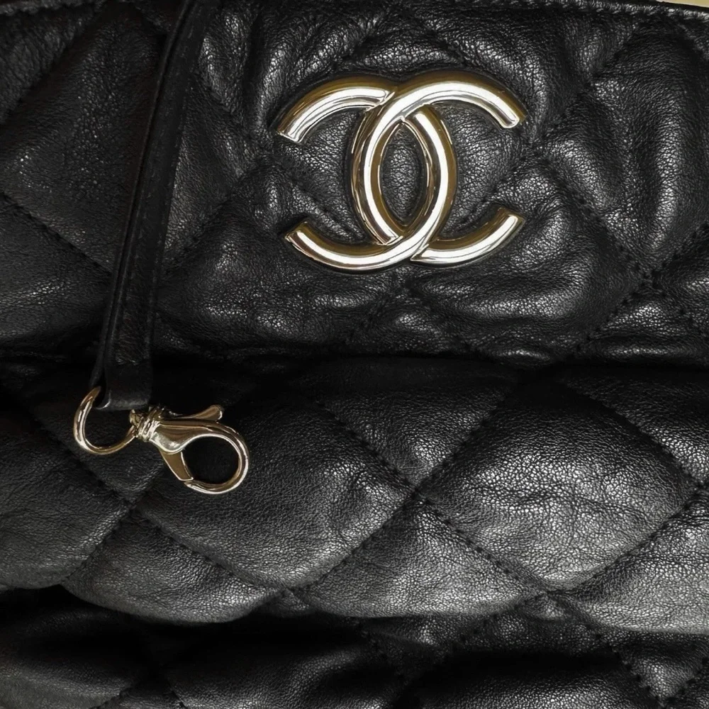 💞CHANEL BLACK Quilted Distressed / Washed Lambskin Double Chain Tote Silver HW
